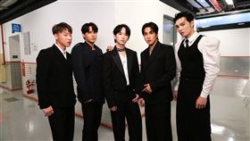 五堅情，陳零九、邱鋒澤、黃偉晉、賴晏駒、婁峻碩。（圖／翻攝自五堅情official 臉書）