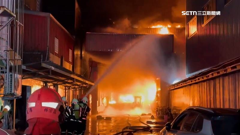桃園龍潭鐵皮工廠竄火　基隆民宅深夜火警