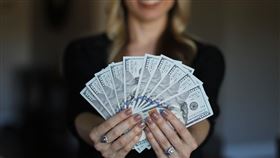 女孩變有錢。（圖／Pixabay）