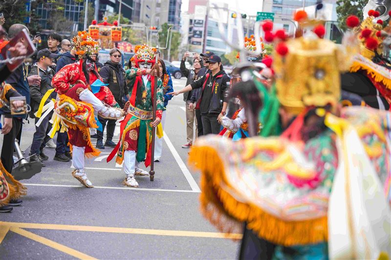 三立電視《寶島神很大》接任青山王副爐主（照片提供：阿賢）