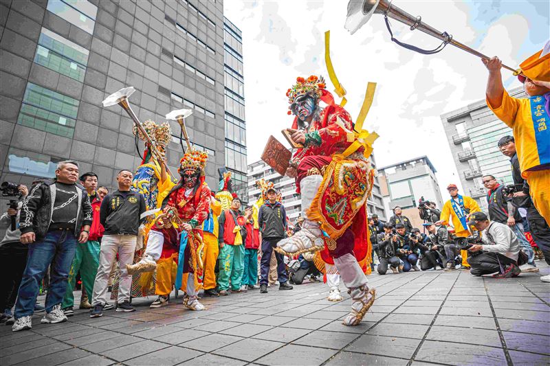 三立電視《寶島神很大》接任青山王副爐主（照片提供：阿賢）