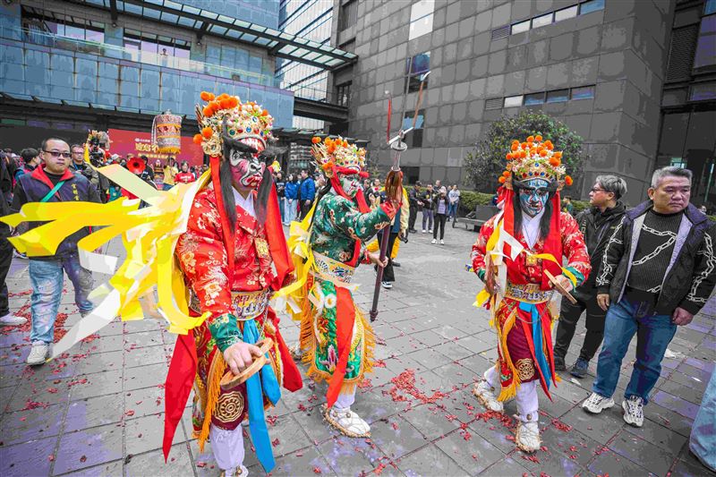 三立電視《寶島神很大》接任青山王副爐主（照片提供：阿賢）