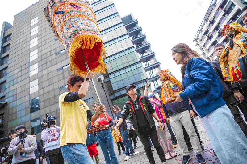 三立電視《寶島神很大》接任青山王副爐主（照片提供：阿賢）