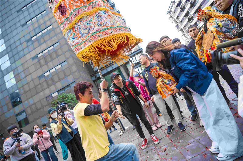 三立電視《寶島神很大》接任青山王副爐主（照片提供：阿賢）