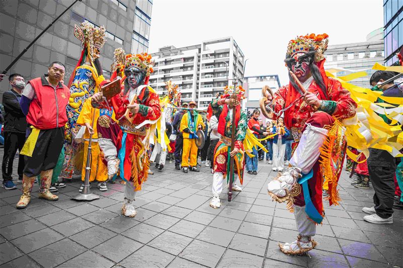 三立電視《寶島神很大》接任青山王副爐主（照片提供：阿賢）