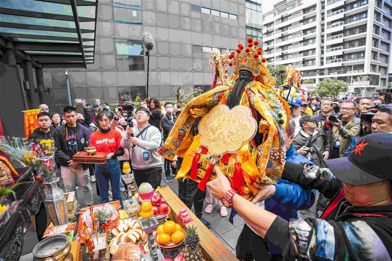 三立電視《寶島神很大》接任青山王副爐主（照片提供：阿賢）