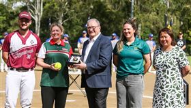 WBSC會長法卡利訪問澳洲世界棒壘球總會（WBSC）會長法卡利（中）率團訪問澳洲，爭取2032年布里斯本奧運納入棒壘。（WBSC提供）中央社記者林宏翰傳真  114年2月12日