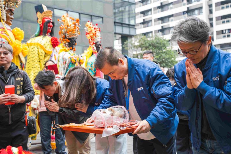三立電視《寶島神很大》接任青山王副爐主（照片提供：阿賢）