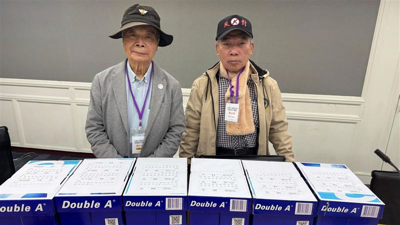 前大學校長領銜　罷免謝衣鳳達標送件