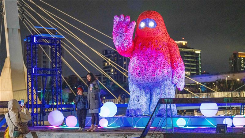 台日巨獸相見歡！揭祕「桃獸」身世！