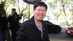 黃仁勳宴請供應鏈高層　劉揚偉出席輝達（NVIDIA）執行長黃仁勳18日中午在台北知名台菜餐廳宴請供應鏈高層，鴻海董事長劉揚偉（前）出席。中央社記者謝佳璋攝　114年1月18日