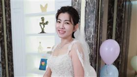 王燦、米可白婚紗照曝光。（圖／民視提供）