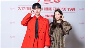 文佳煐、崔顯旭《那傢伙是黑炎龍》。（圖／愛奇藝國際站提供）