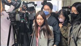 ▲陳怡君被移送士林地檢署複訊。（圖／翻攝畫面）
