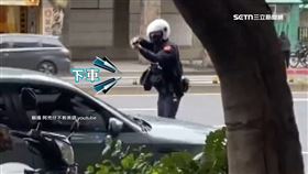 違停嗆警遭拖下車壓制　外籍網紅：以為台灣警很溫和