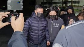▲同樣被列被告，陳怡君的辦公室主任「饅頭」張惠霖也移送士檢複訊。（圖／翻攝畫面）
