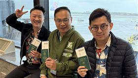 民進黨立法委員王義川、新北市議員卓冠廷、政論主持人李正皓今（13）日正式啟動「狂推帛琉觀光大作戰」。（圖／李正皓提供）