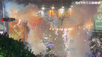 台南鹽水蜂炮「雨中開炸」8人遭炸傷