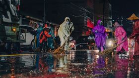 2025鹽水蜂炮順利圓滿落幕 環保局動員百名以上人力中午前將恢復市容