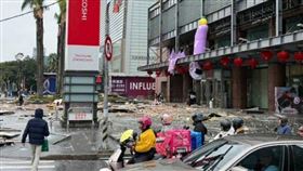 ▲台中新光三越百貨13日發生嚴重氣爆，造成4死20多人受傷。據了解，台中新光三越的「商業火險」由4家產險公司共同承保，「公共意外責任險」則是由新光產險獨家承保。（圖／報系資料照）