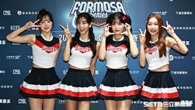 ▲WBC資格賽熱身賽，樂天巨人啦啦隊吳孝靜（左起）、睦那京、崔洪邏和朴淡備。。（圖／記者劉彥池攝影）