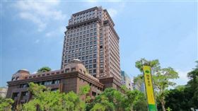 《彭博社》最新公布了「2025年亞洲最富有家族」排行榜，台灣唯一上榜的是坐擁國泰金、富邦金的蔡氏家族，以總資產309億美元（約新台幣1.01兆元）位居亞洲第6。。（圖／國泰金控提供）