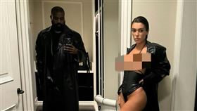 肯爺先前罕見上傳老婆超暴露裸照。（圖／翻攝自IG@kanyewestt_official）