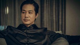 《死了一個娛樂女記者之後》揭露娛樂圈潛規則劇情步步驚心，劇迷直呼停不下來。（圖／鏡文學提供）