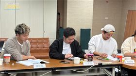 《三個傻瓜》主演楊奇煜(小煜)、蔡昌憲、陳大天竟都異口同聲的說「情人節要工作」。（圖／果陀劇場提供）