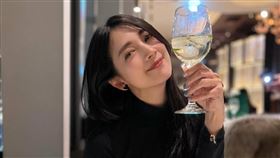 阿喜在情人節時享用大餐。（圖／翻攝自阿喜IG）