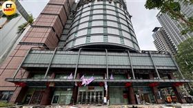 台中新光三越發生氣爆被勒令停業。（圖／黃耀徵攝）