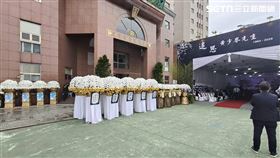 竹聯幫主黃少岑靈堂並未見到大批黑衣人，顯見家屬態度低調。（圖／翻攝畫面）