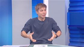 火舞表演者謝岳鵬也曾被騙到緬甸電詐園區，在上個月被營救返回台灣，他透露電詐公司以暴力拘禁逼迫「豬仔」從事詐騙工作。（圖／三立電視台提供）