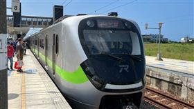 台鐵EMU900型電聯車(台鐵局提供)