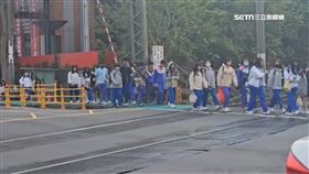 平交道警示鈴響起學生硬闖 校方:校安協助疏導