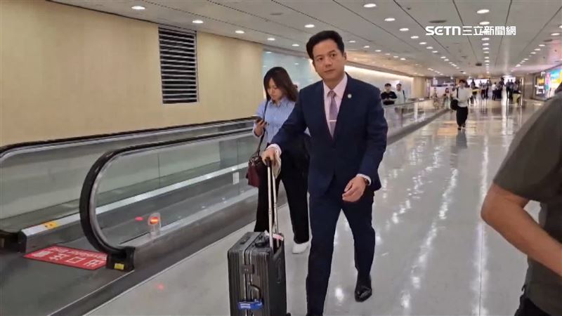 邱臣遠半年5度出國！議員諷：風城變空城