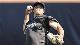 ▲莊陳仲敖班機延誤，15日抵台立刻報到台灣隊。（圖／中華職棒提供）