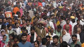 全球規模最大的朝聖集會「大壺節」。（圖／美聯社／達志影像）