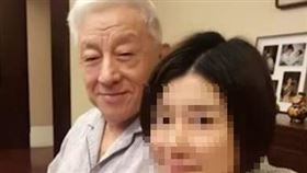 曹興誠今（17）天遭資深媒體人謝寒冰爆料疑有養中國籍小三，親密照片也被曝光。（圖／翻攝有哏來爆YouTube頻道）