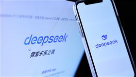 DeepSeek崛起  多國封殺（2）中國新創公司「深度求索」（DeepSeek）推出的人工智慧模型引發全球科技震盪，同時資安相關問題也讓多國禁止或限制使用。中央社記者翁睿坤攝  114年2月11日