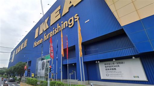 IKEA電梯排隊爆衝突！男與整形女醫互毆