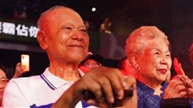 ▲柯文哲演唱會柯爸柯媽陳佩琪（圖／民眾黨提供）