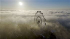 麗寶樂園,摩天輪,雲海(麗寶樂園、空拍師施順墉 提供)