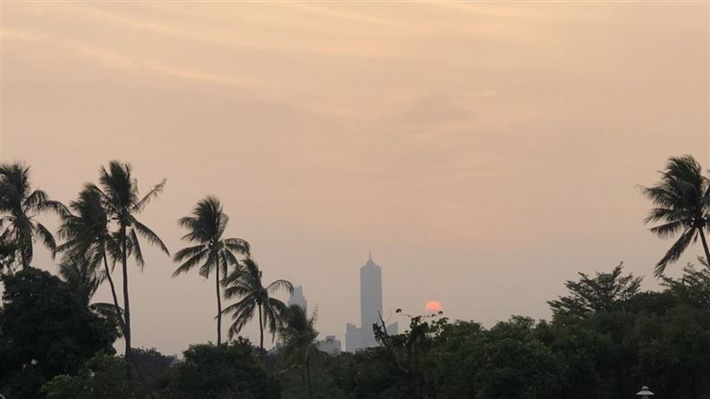 傍晚注意！東方將現紫光 1行為可逢凶化吉