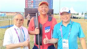前射擊協會理事長郭中興（左）因病逝世。（資料圖／翻攝自郭中興臉書）