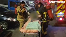 嘉義神壇火警，4歲男童被外籍看護從後門救出送醫。（圖／翻攝畫面）