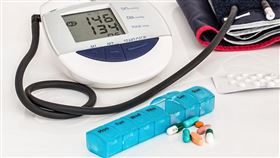 血壓過高會產生心臟疾病。(圖/Pixabay)