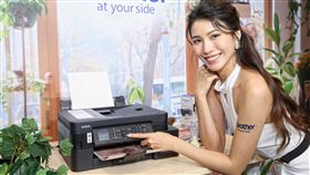 Brother「威力印第四代大連供」系列-商用旗艦款「MFC-T930DW雙面商用無線傳真事務機」。（圖／品牌業者提供）