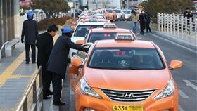 南韓一名女大生誤以為遭司機綁架，跳車逃生慘遭後方車輛撞死。（圖／視覺中國）