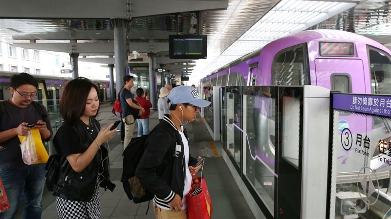 因應228連假！機捷早班直達加班車增停2站
